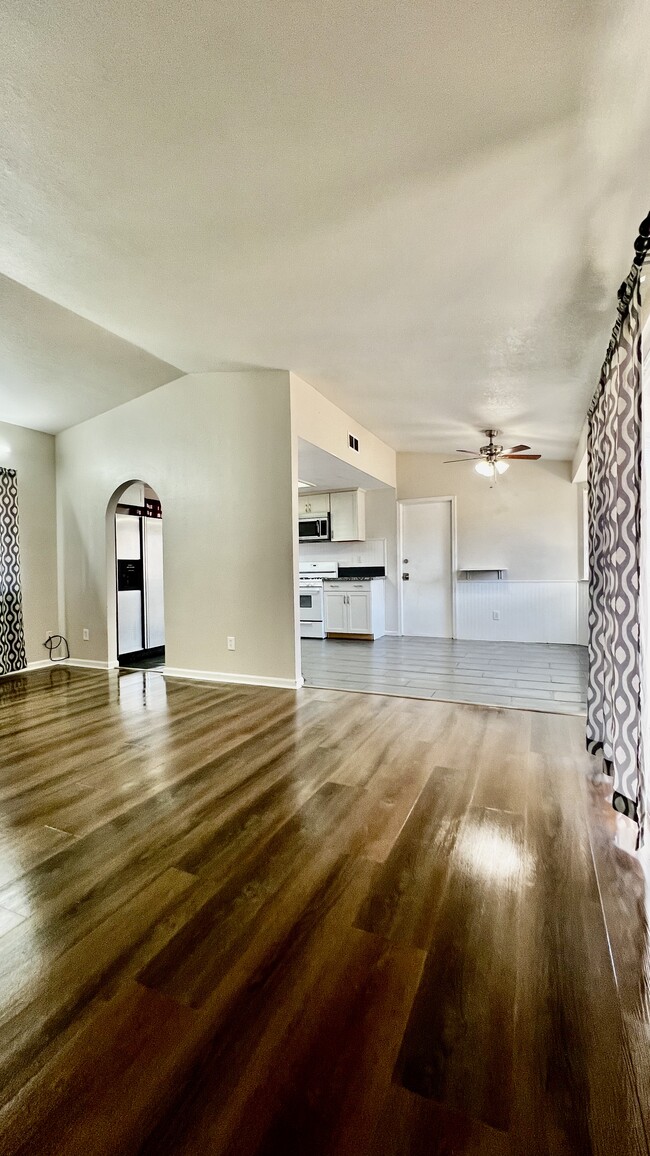 Photo - 13393 Cahuenga Rd