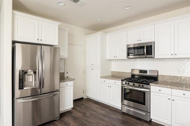 Photo - 264 Oberlander Way
