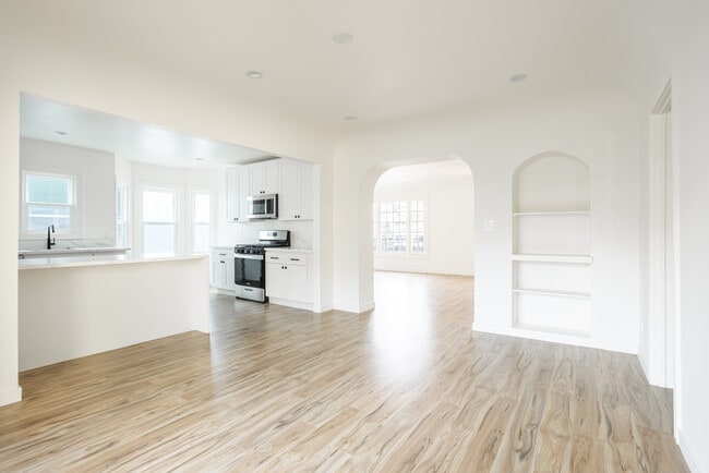 Photo - 738 S Stanley Ave