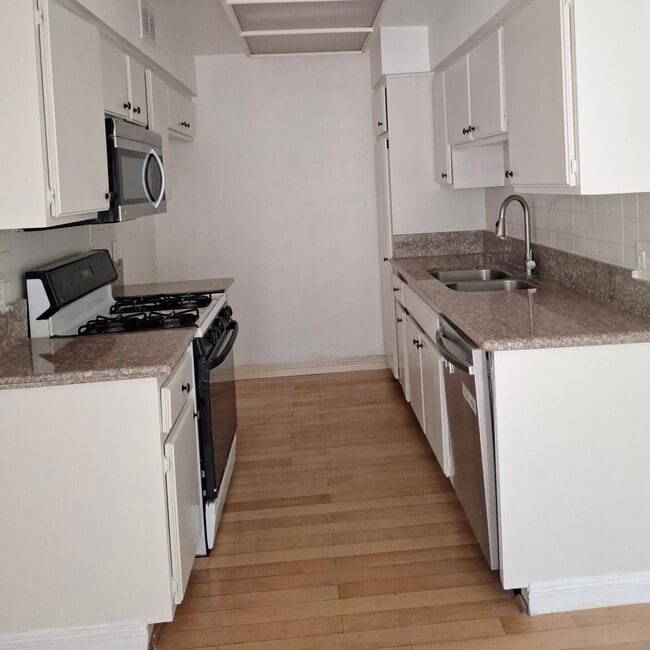 Photo - 315 S Harvard Blvd Unit 109