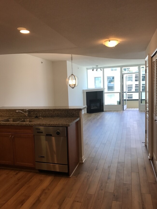 Photo - Beautiful 2/2 with AMAZING Views!!!