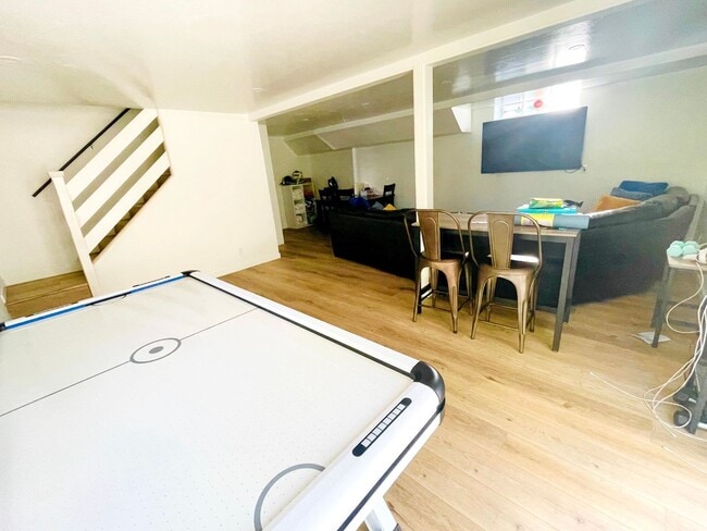 Photo - Gorgeous Furnished Canyon Home near beach/...