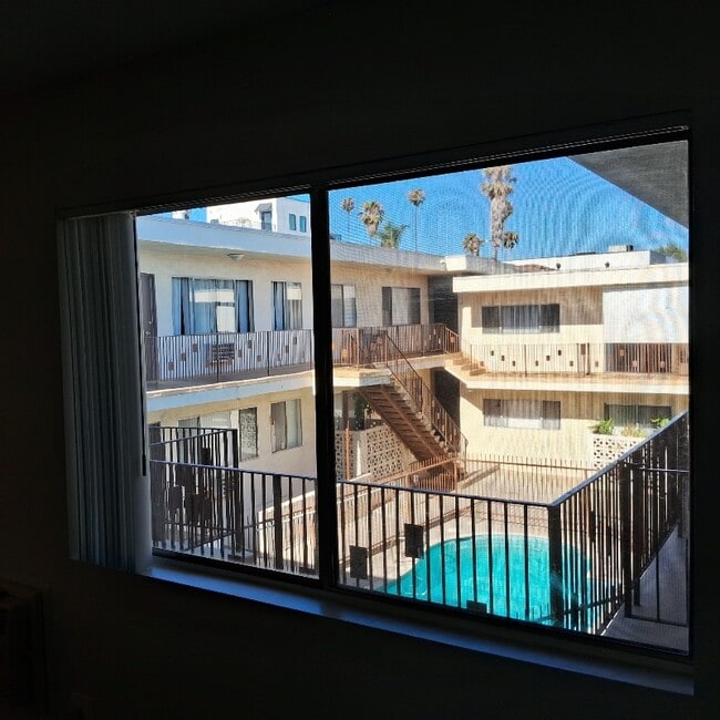 Building Photo - 4475 Rosewood Ave Rental