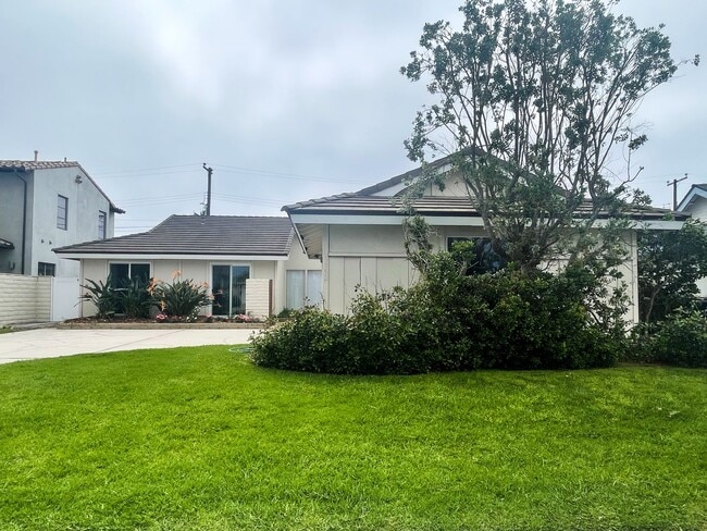 Photo - 3 bedroom 2 bath home in desired neighborhood