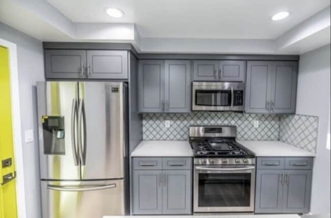Photo - 1120 1/2 N Heliotrope Dr