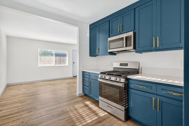 Photo - 1078 E 7th St Apartment Unit 06