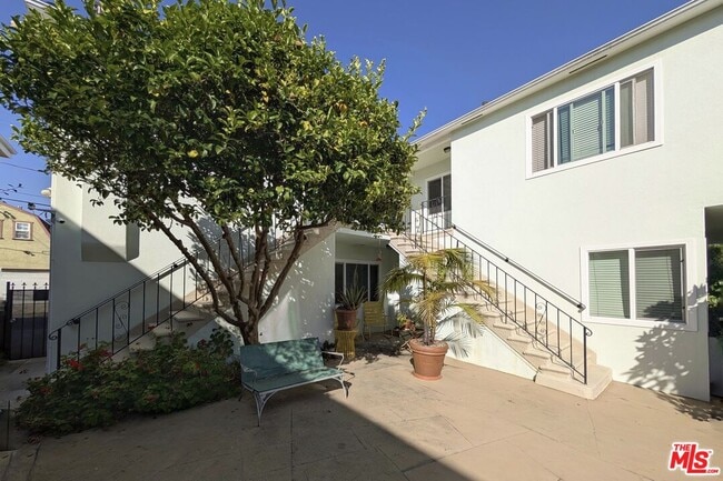 Building Photo - 729 9th St Unit C Rental
