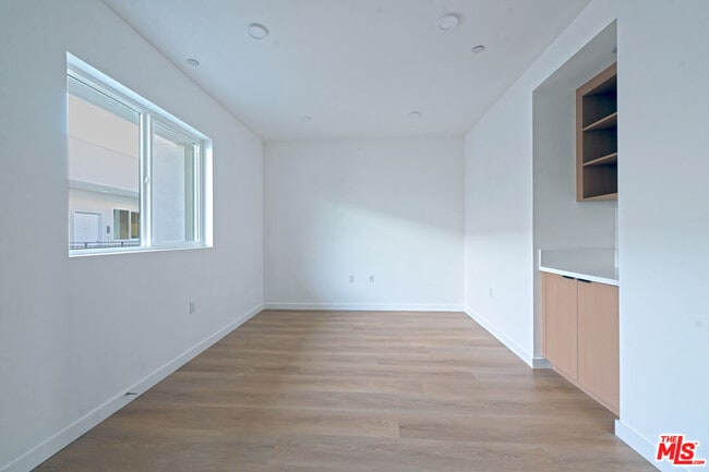 Photo - 14606 Sylvan St Unit 503