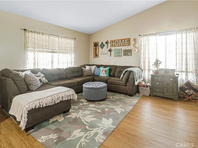 Photo - 332 Del Flora St