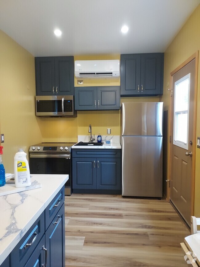 Building Photo - 7355 Cleon Ave Unit JADU Rental