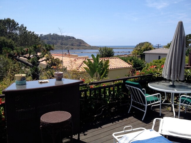 Deck looking towards Torrey Pines State Beach and Sunsets - 2553 Via Merano Apartments Unit Upper Duplex