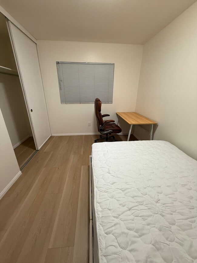 Photo - 750 Kostner Dr