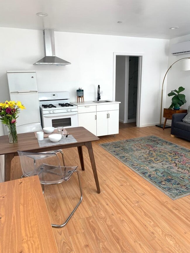 Photo - 2847 S Holt Ave