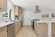 Photo - 2054 Judson St