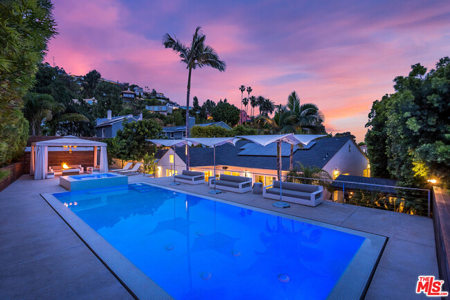 Building Photo - 1321 Londonderry Pl