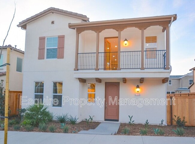 Building Photo - 2725 Navajo St