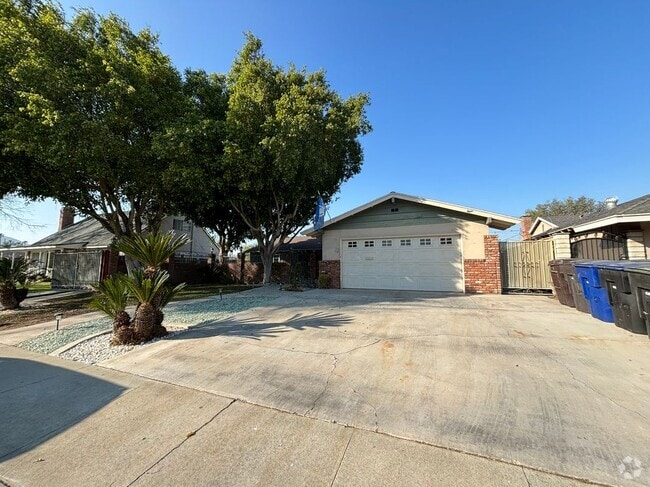 Building Photo - 10975 Endicott Dr Rental