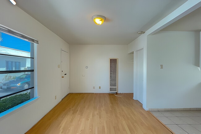 Photo - Centinela Apartments