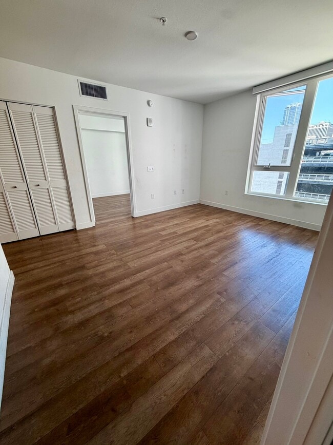 Building Photo - 2880 James M Wood Blvd Unit 525