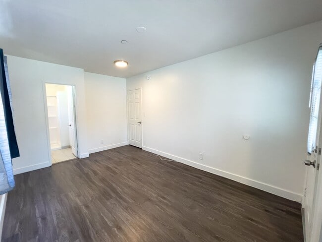 Photo - 1213 Dewey Ave Unit 1213 1/2