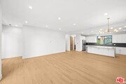 Photo - 8902 Sawyer St