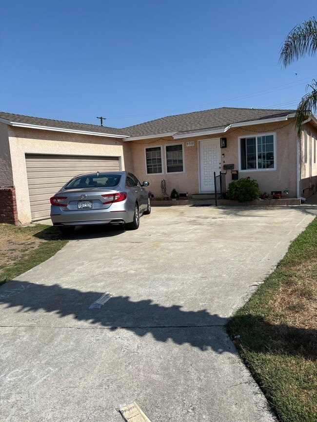 Photo - Charming 1 BR 1BA studio for rent. Unit 9719 Priscilla Dr. 1/2