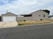 Photo - Extensively Remodeled 3 Bed 2 Bath Garden ... House