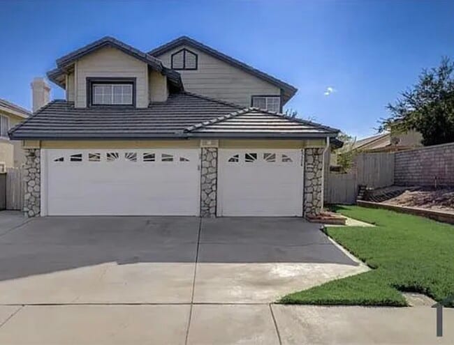 Building Photo - 45308 Pickford Ave