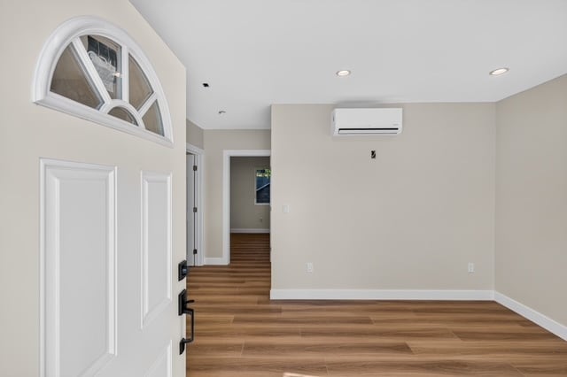 Photo - 8951 Woodley Ave