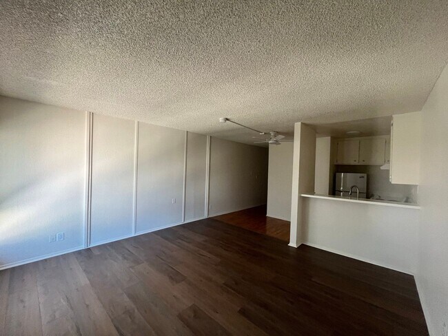 Photo - 9010 Tobias Ave Unit 354