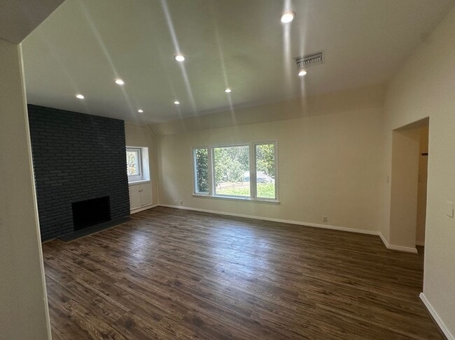 Photo - 2151 N Altadena Dr