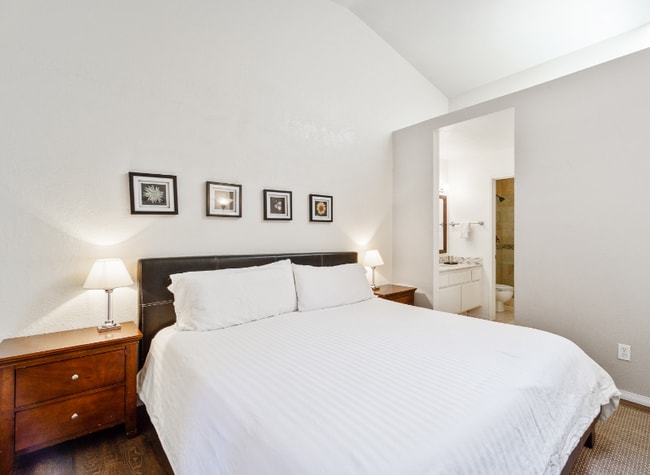 Photo - 16 Corniche Dr