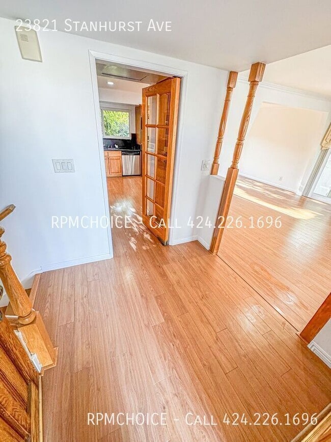 Photo - 23821 Stanhurst Ave