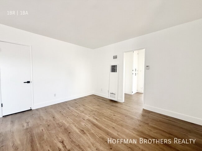 Photo - 1819 S Oxford Ave Unit 20