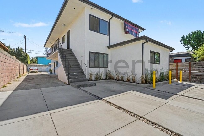 Building Photo - Unit 3