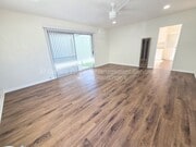 Photo - 9506 Park St