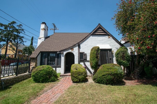 Photo - 2906 Griffith Park Blvd Unit 2912.5