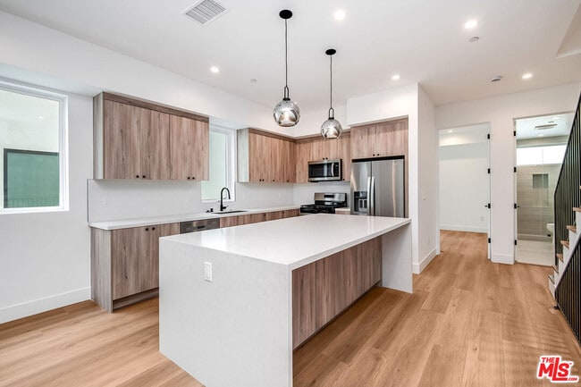 Photo - 5321 Ben Ave Unit 1