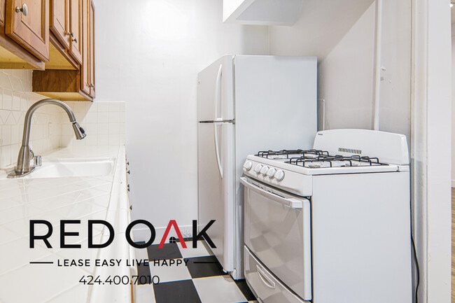 Photo - 1818 Whitley Ave Unit 206