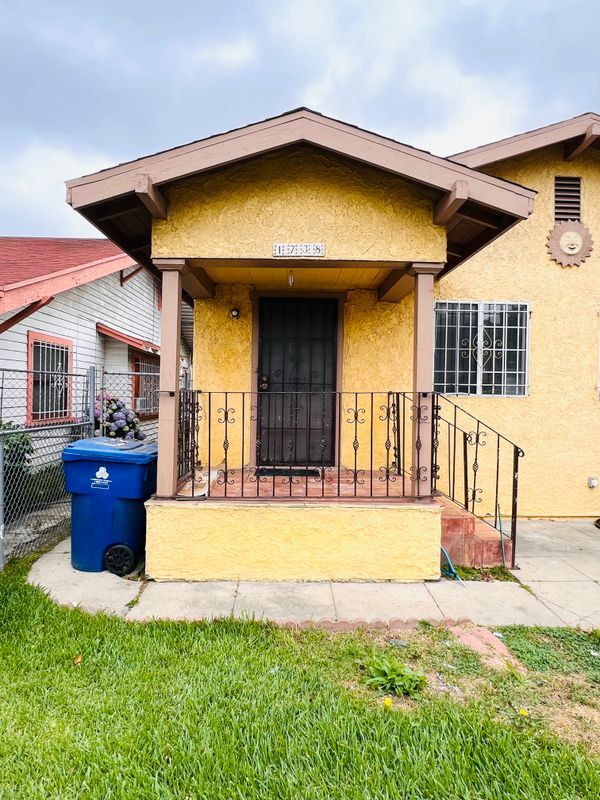 Photo - 1738 W 38th St Apartment
