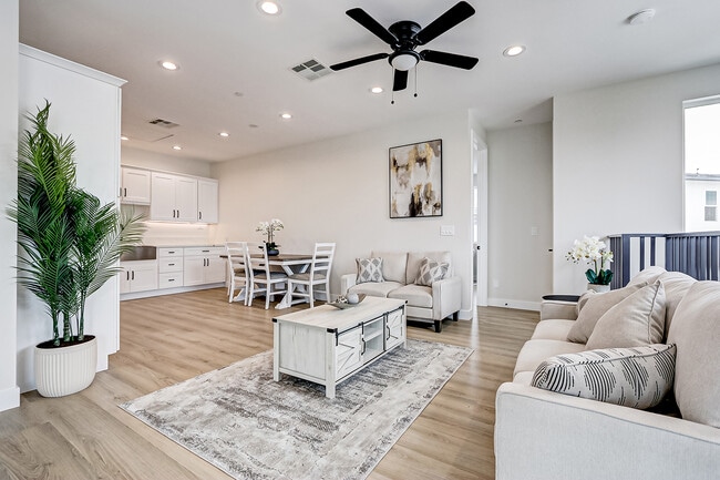 Photo - 26016 Oak St Unit #F