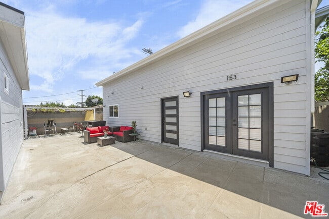 Building Photo - 151 N Harvard Blvd Rental