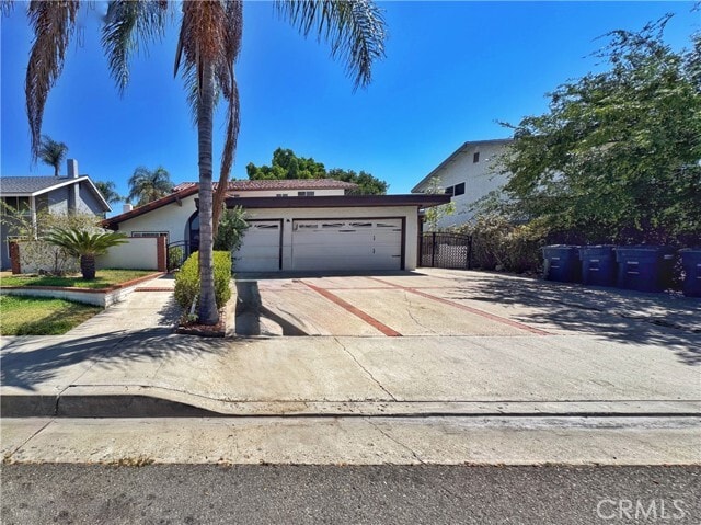 Building Photo - 353 S Heatherstone St Rental
