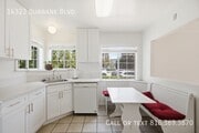 Photo - 14323 Burbank Blvd