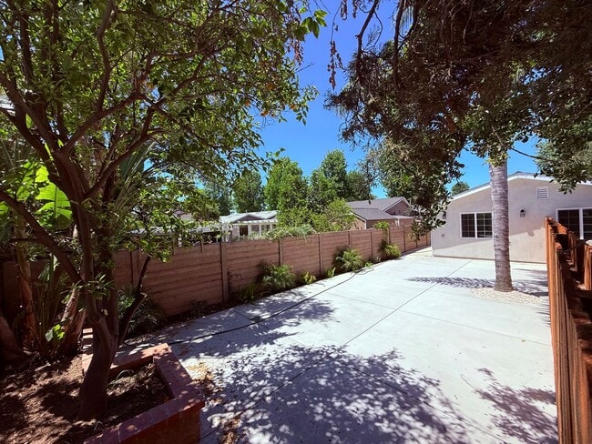 Stunning New Construction ADU | 3BR + Den ... - Stunning New Construction ADU | 3BR + Den ... Townhome
