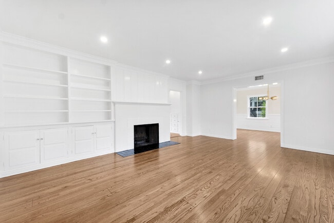 Photo - 4722 Forman Ave