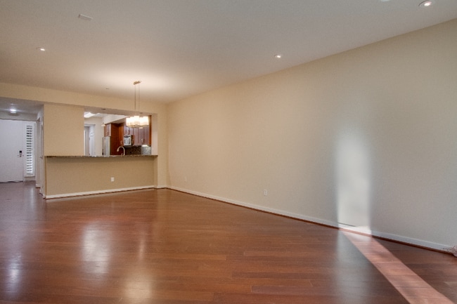 Photo - 5410 La Jolla Blvd Unit 208