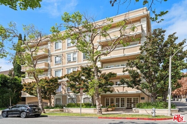 Building Photo - 125 S Oakhurst Dr Unit 401 Rental