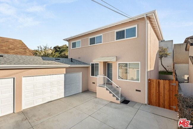 Building Photo - 1814 1/2 Spreckels Lane Unit