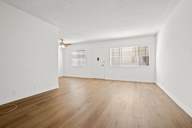 Photo - 529 Montana Ave Unit 12A